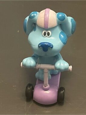 Blues Clues Blue Puppy Scooter Toy rolls